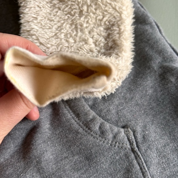 Hanna Andersson Sweater along Size 4 - Picture 3 of 4